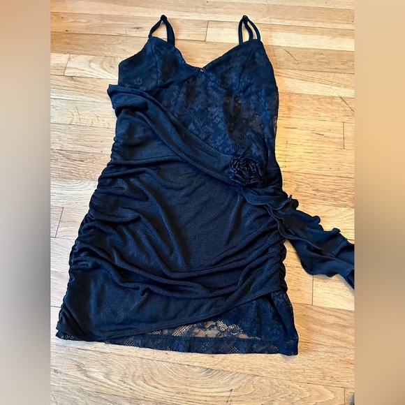 “✨ Midnight Whisper Black Lace Dress – Shein Size L | Elegant & Alluring 🌙” - Picture 5 of 6